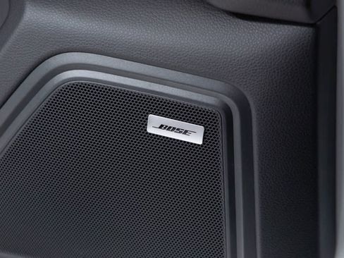 Certified 2026 Porsche Macan AWD/4WD image 30