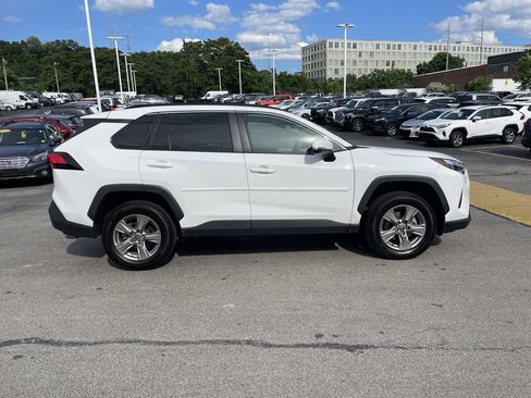 Used 2024 Toyota RAV4 XLE w/ Convenience Package AWD/4WD image 7