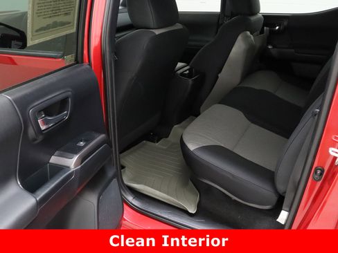 Used 2021 Toyota Tacoma TRD Sport w/ Technology Package image 27