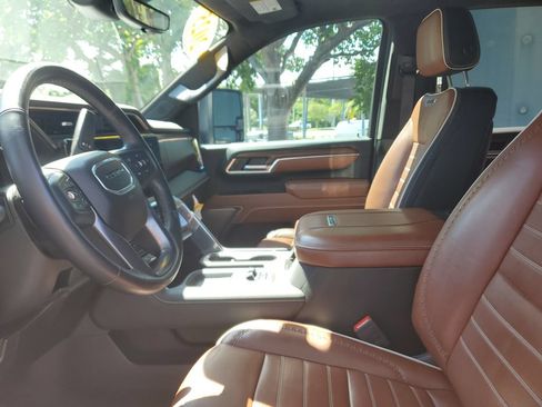 Certified 2025 GMC Sierra 2500 Denali Ultimate AWD/4WD image 22
