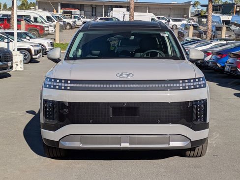 New 2026 Hyundai Ioniq 9 Limited image 2