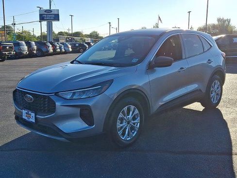 Certified 2023 Ford Escape Active w/ Cold Weather Package FWD image 3