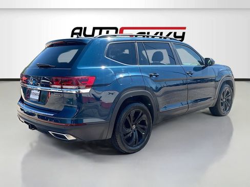 Used 2023 Volkswagen Atlas SE w/ Panoramic Sunroof Package image 7