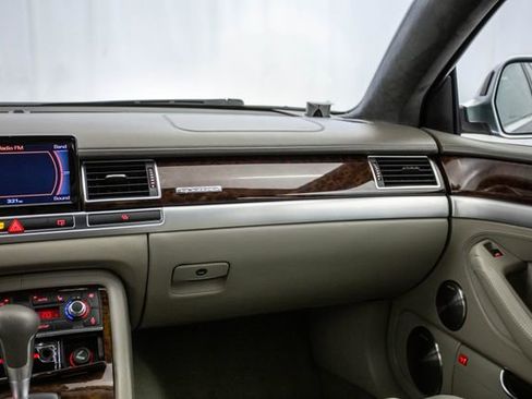 Used 2009 Audi S8 4dr Sedan image 5