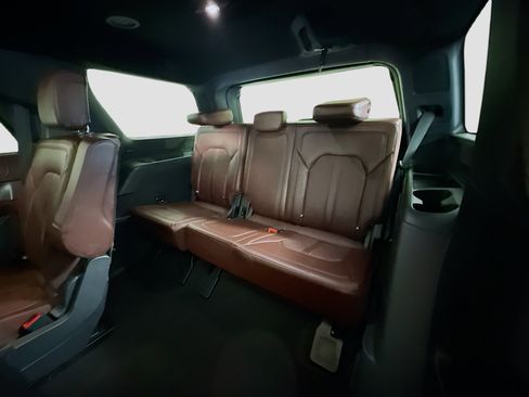 Used 2023 Ford Expedition Limited AWD/4WD image 42
