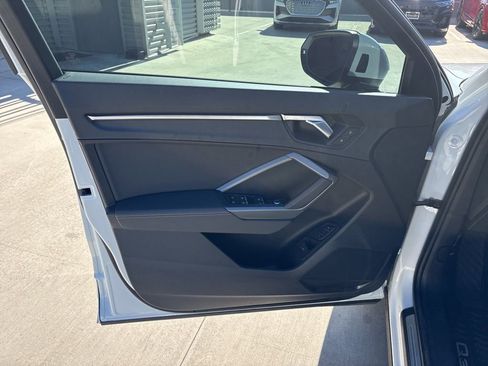 Certified 2025 Audi Q3 2.0T Premium w/ Convenience Package image 10