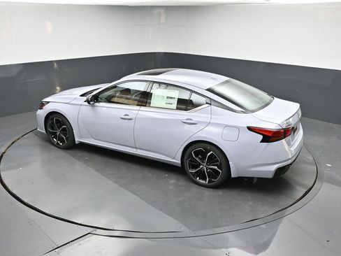 New 2025 Nissan Altima 2.5 SR image 34