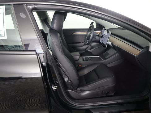 Used 2023 Tesla Model 3 Standard Range image 29