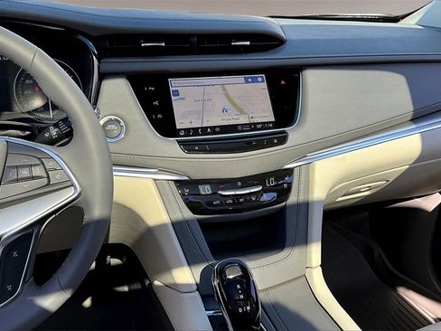 New 2025 Cadillac XT5 Premium Luxury w/ Technology Package image 7