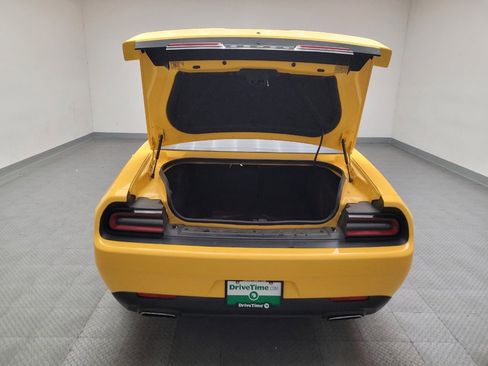 Used 2018 Dodge Challenger SXT image 29