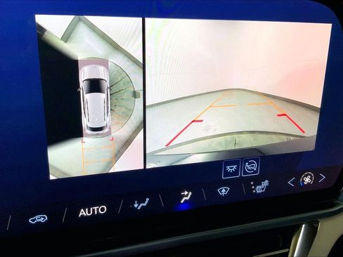 Used 2025 Chevrolet Equinox EV LT FWD image 21