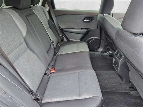 Used 2022 Nissan Rogue SV AWD/4WD image 17