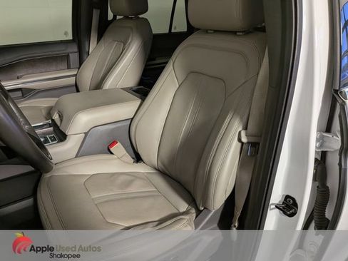 Used 2018 Ford Expedition Limited w/ Equipment Group 301A AWD/4WD image 18