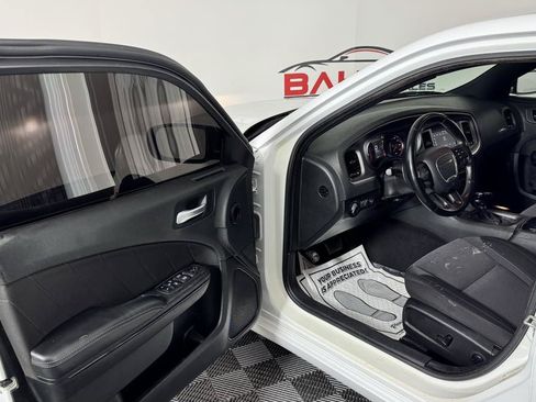 Used 2022 Dodge Charger SXT w/ Blacktop Package RWD image 10