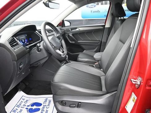 Used 2023 Volkswagen Tiguan SE FWD image 13