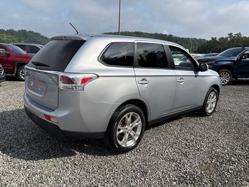 Used 2014 Mitsubishi Outlander SE AWD/4WD image 5