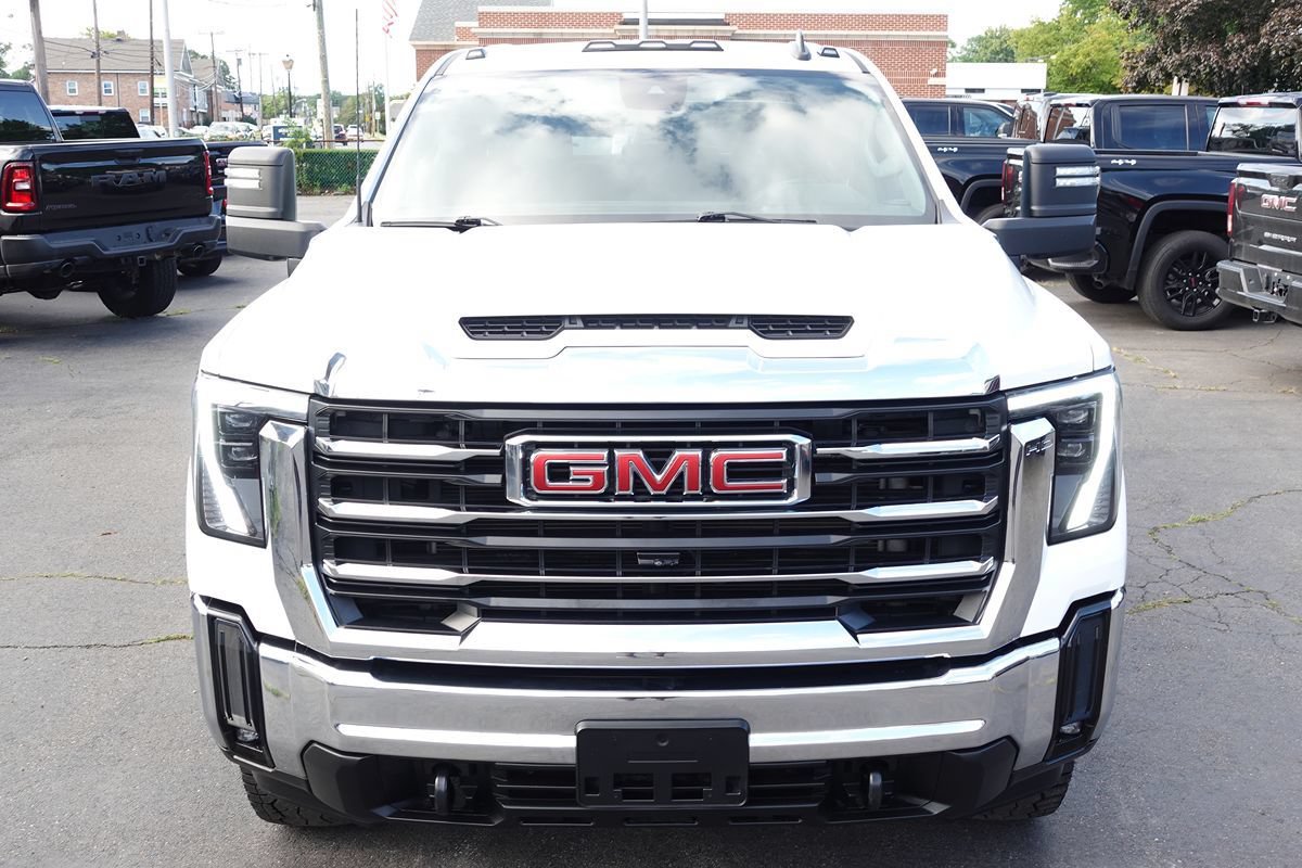 Used 2024 GMC Sierra 3500 SLE AWD/4WD image 6
