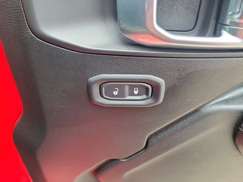 Used 2021 Jeep Gladiator Sport AWD/4WD image 21