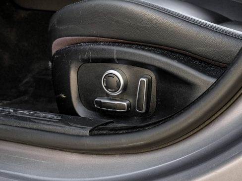 Used 2020 Jaguar XE S image 34