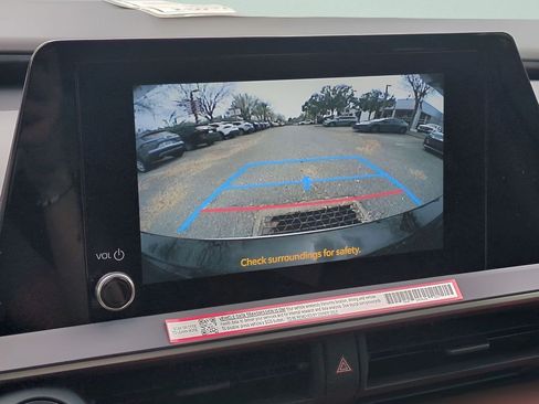 New 2026 Toyota Prius Plug-In Hybrid FWD image 19