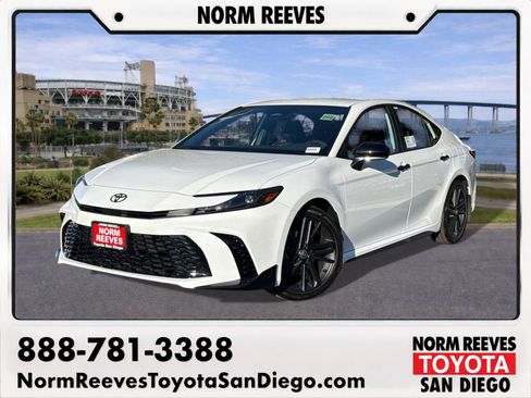New 2026 Toyota Camry Hybrid FWD image 1