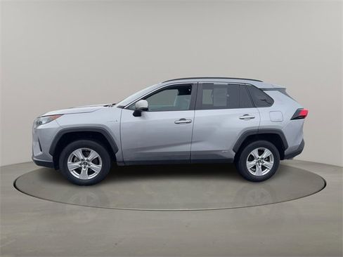 Used 2019 Toyota RAV4 LE image 4