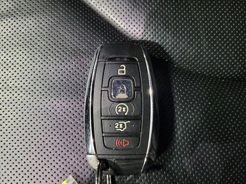Used 2019 Lincoln MKC Reserve FWD image 32