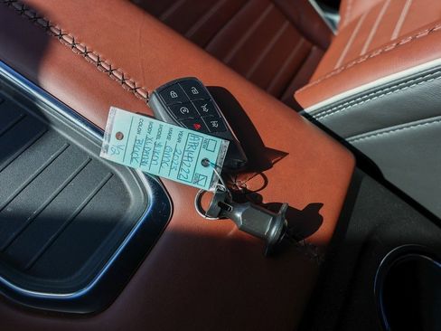 Used 2023 GMC Yukon XL Denali Ultimate image 40