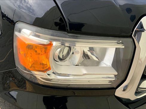 Used 2018 GMC Canyon SLT image 26