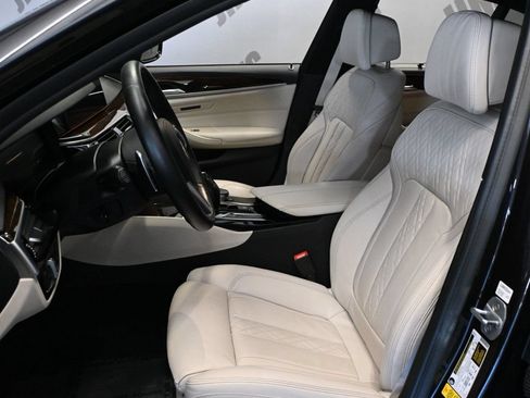 Used 2019 BMW 540i w/ M Sport Package RWD image 16