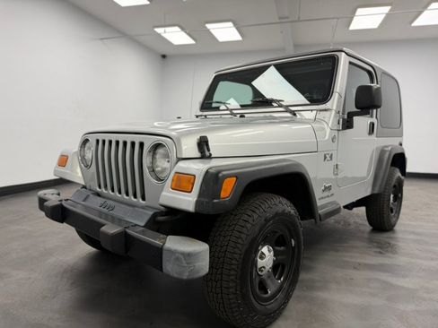 Used 2005 Jeep Wrangler X AWD/4WD image 2