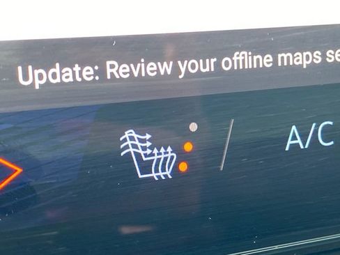 Used 2024 Chevrolet Traverse LT image 29