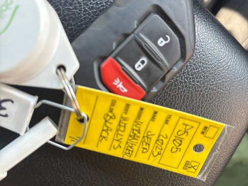 Used 2023 Jeep Wrangler Willys image 24