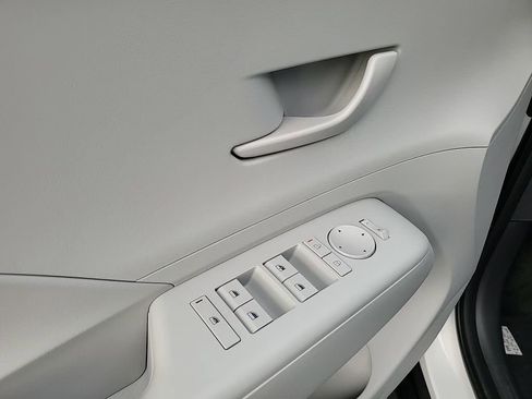 New 2026 Hyundai Kona SE image 12