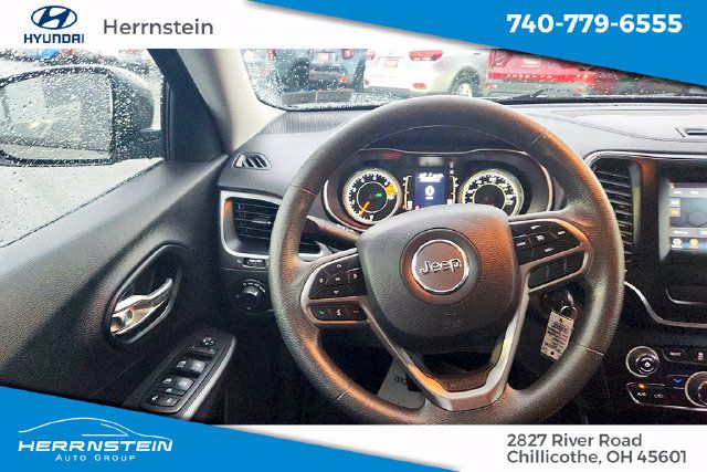 Used 2021 Jeep Cherokee Latitude w/ Mopar Interior Package AWD/4WD image 6