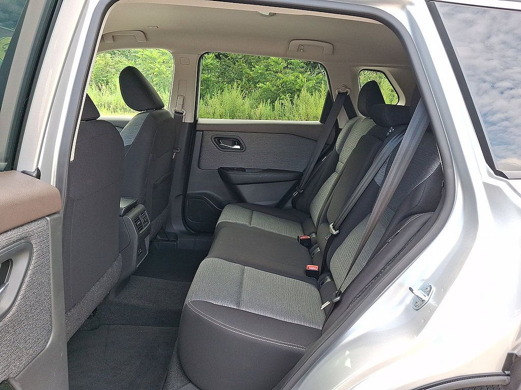 Certified 2023 Nissan Rogue SV AWD/4WD image 19