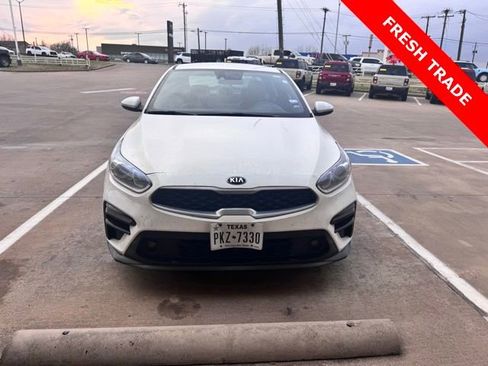Used 2019 Kia Forte EX image 2