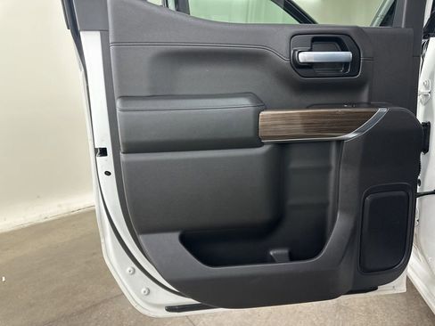 Used 2020 Chevrolet Silverado 1500 LT Trail Boss image 26