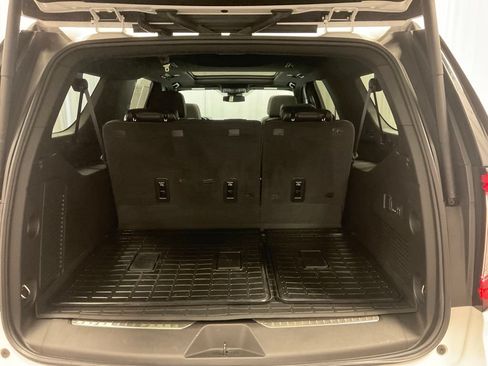 Used 2024 GMC Yukon XL AT4 w/ AT4 Premium Package AWD/4WD image 12