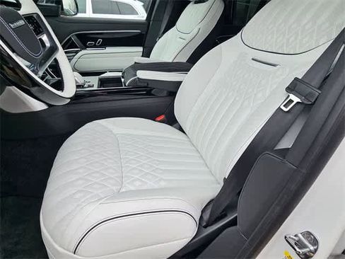 Used 2025 Land Rover Range Rover Long Wheelbase Autobiography image 15