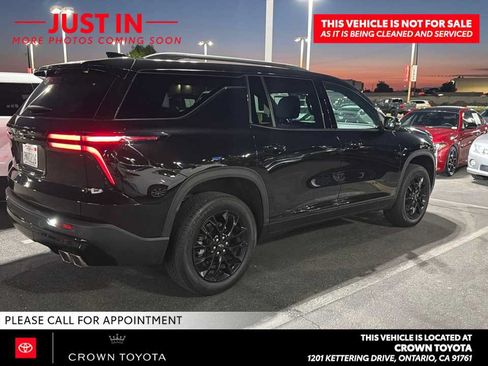 Used 2024 Chevrolet Traverse LT w/ Midnight/Sport Edition FWD image 4
