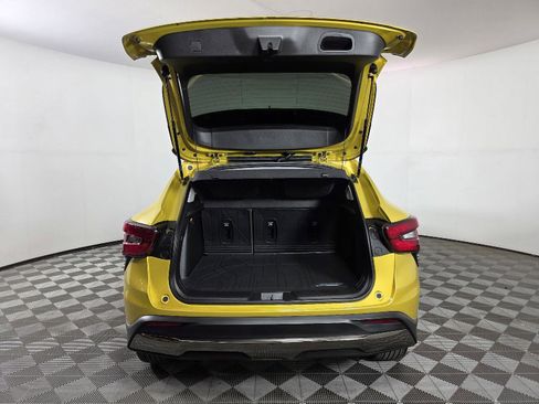 Used 2024 Chevrolet Trax ACTIV w/ Sunroof Package image 5