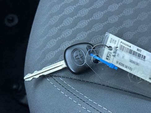 Used 2022 Toyota Tacoma SR image 34