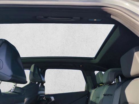 Certified 2025 BMW X3 xDrive30i w/ M Sport Package image 19