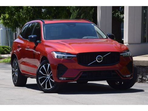 Used 2023 Volvo XC60 B5 Plus w/ Climate Package AWD/4WD image 1