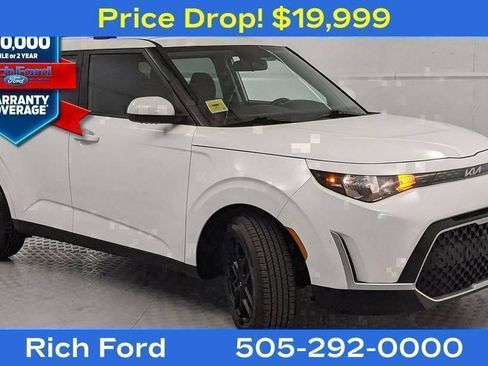 Used 2025 Kia Soul LX FWD image 1