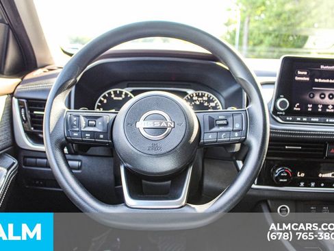 Used 2022 Nissan Rogue SV FWD image 25