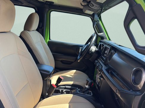 Used 2018 Jeep Wrangler Unlimited Sport S AWD/4WD image 19