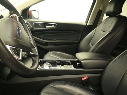 Certified 2019 Ford Edge Titanium w/ Cold Weather Package AWD/4WD image 25