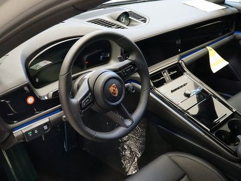 New 2026 Porsche Panamera 4 image 4